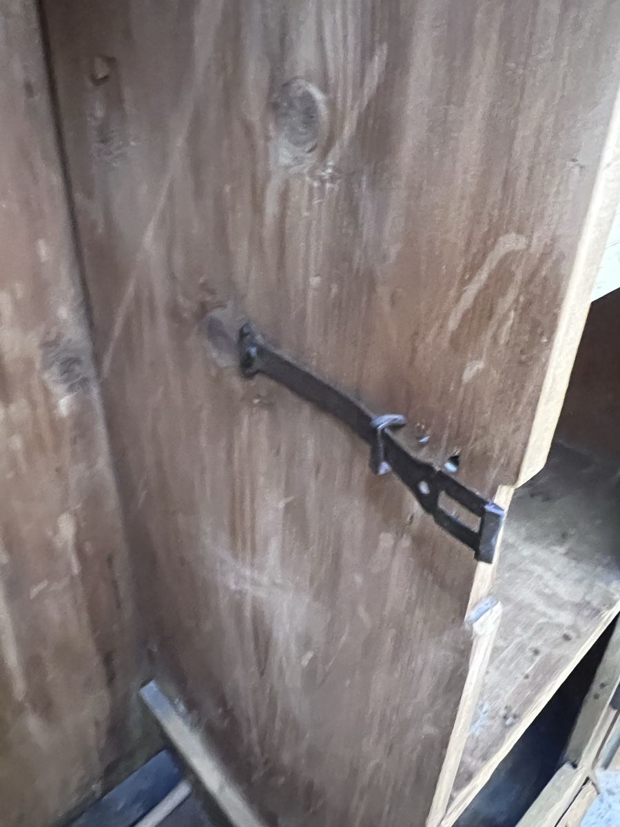 Schränke: Antiker Kleiderschrank (122) – Gebraucht aus Glattfelden von bro_f2vv 2