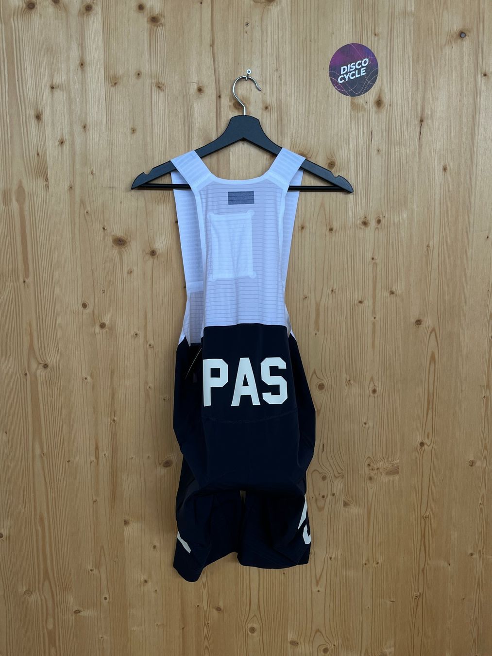 Pas Normal Studios Pantaloni: % Pas Normal Studios Men's PAS Mechanism Pro Bibs - XL – Nuovo e nell'imballaggio originale da Bern venduto da Disco_Cycle 1