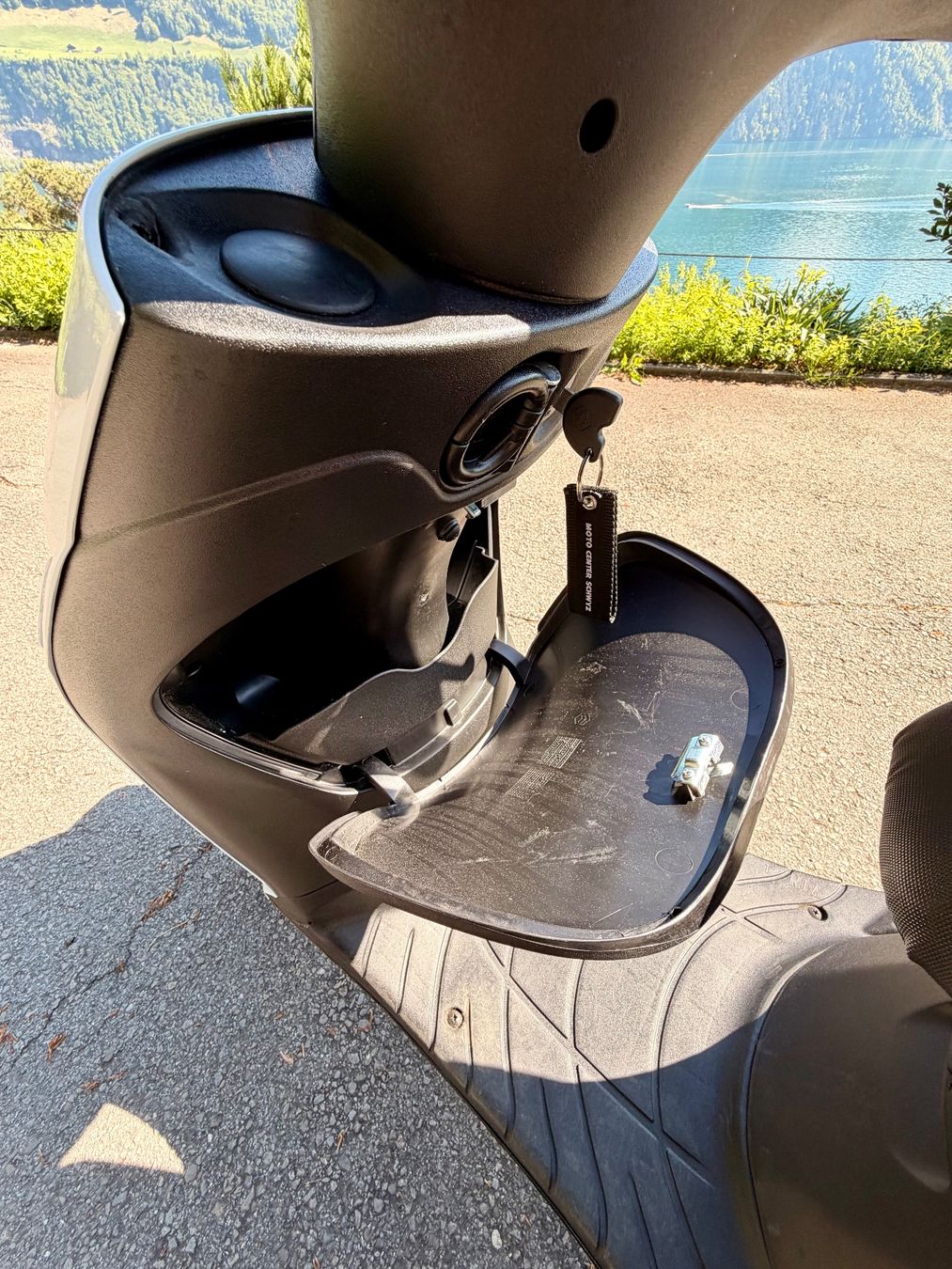 Piaggio Strada: Piaggio ZIP 50 weiss – Usato da Gersau venduto da walin_6442 6