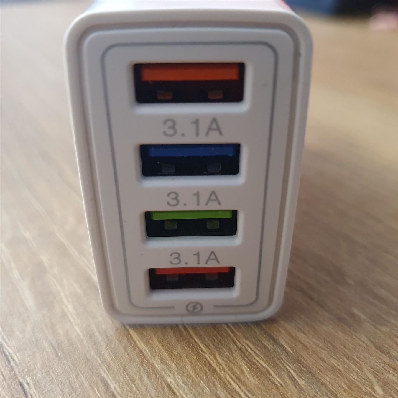 Chargements: Chargeur QC 3.0 avec 4 ports USB – Neuf (Voir description) à Yverdon-les-Bains par rogi80 2