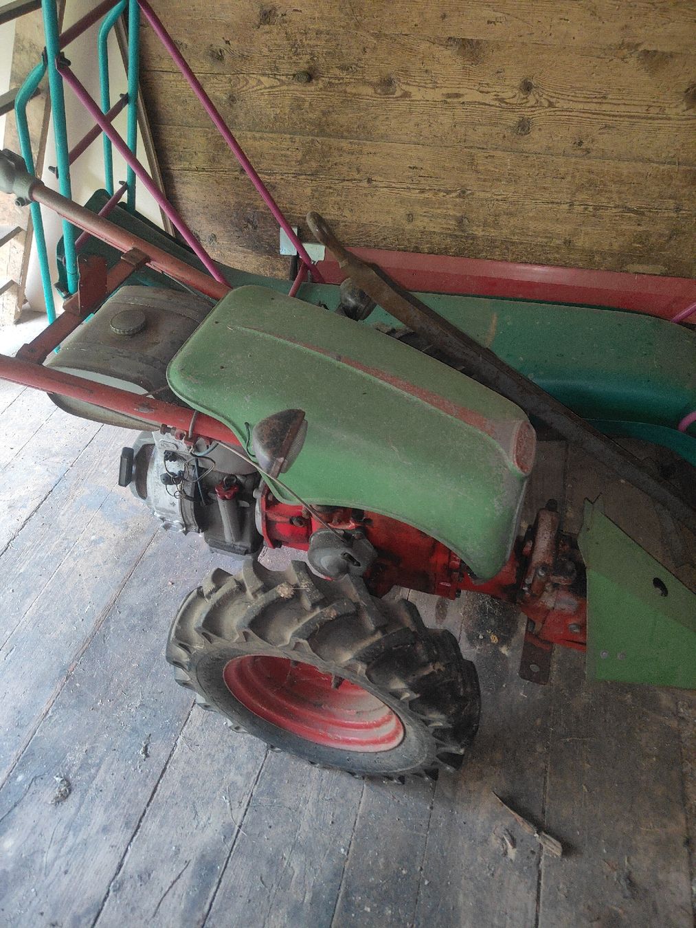 Rapid Tracteurs: Rapid 505 mit Mähbalken  – Défectueux à Ennetbühl par Eggli1913 1