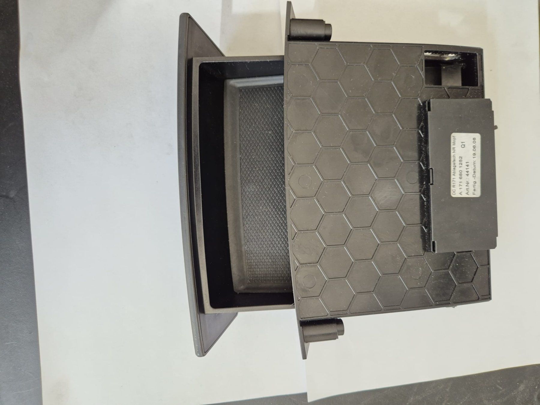 Mercedes-Benz Accessori per altri veicoli: Original Mercedes Ablagefach – Nuovo e nell'imballaggio originale da Fällanden venduto da SwissClassicCar 3