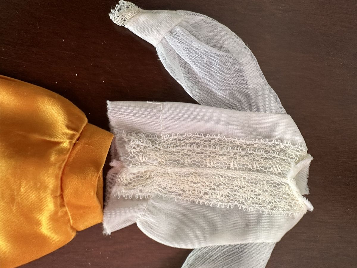 Bambole: Schönes Vintage Barbiekleid – Usato da Herbriggen venduto da Sehrazade 1