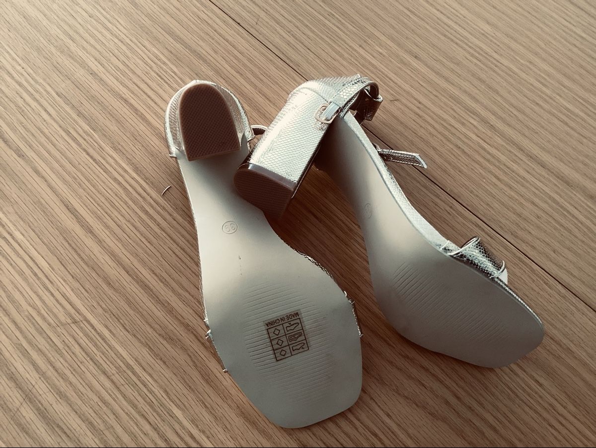 Damenschuhe: Riemensandalen Gold 39 – Neu (gemäss Beschreibung) aus Minusio von scotch111 3