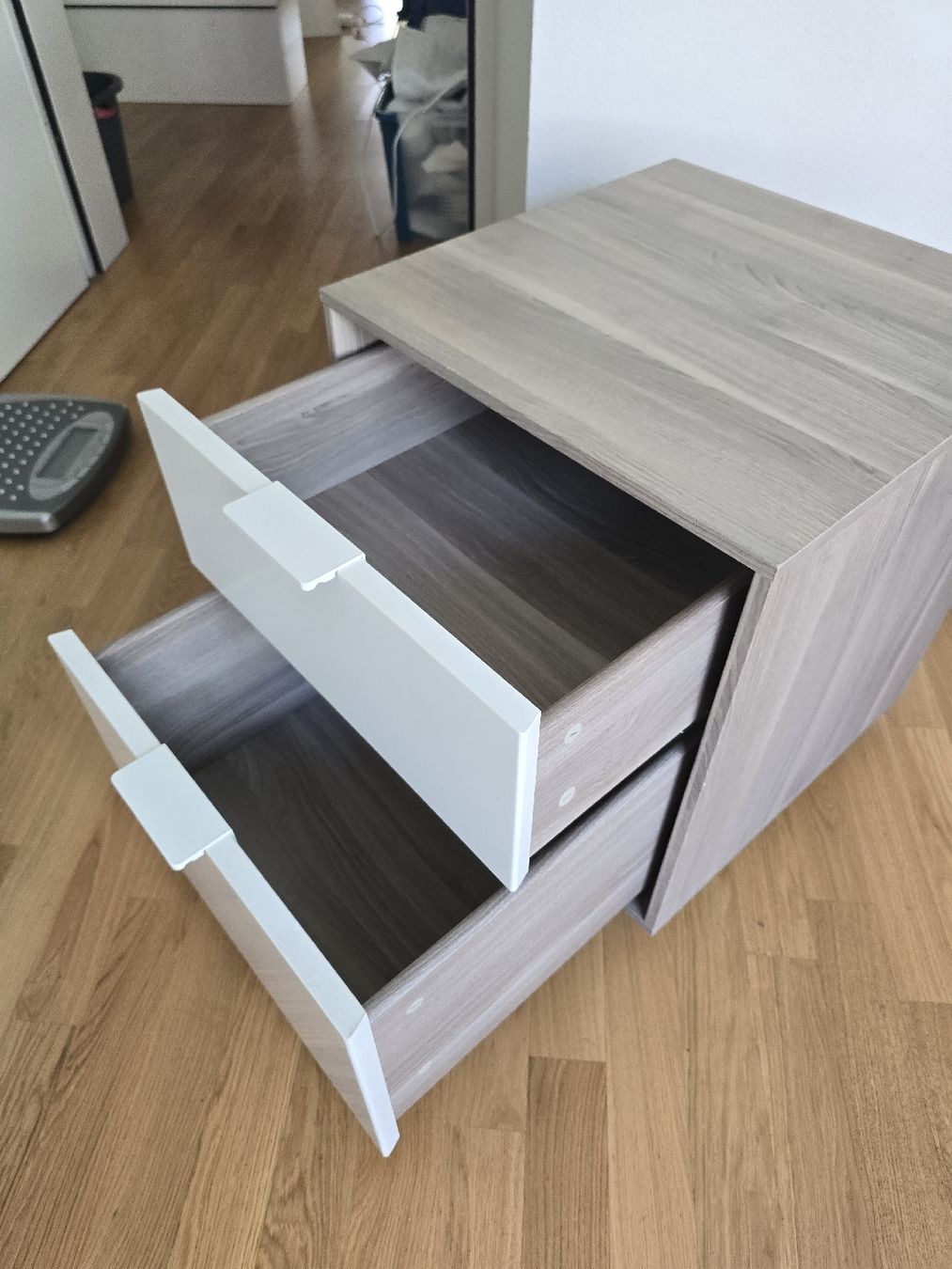 Comodini: 2x Nachttisch mit 2 Softclose Schubladen, Massiv  – Usato da Rorschach venduto da TimelessTrading 4