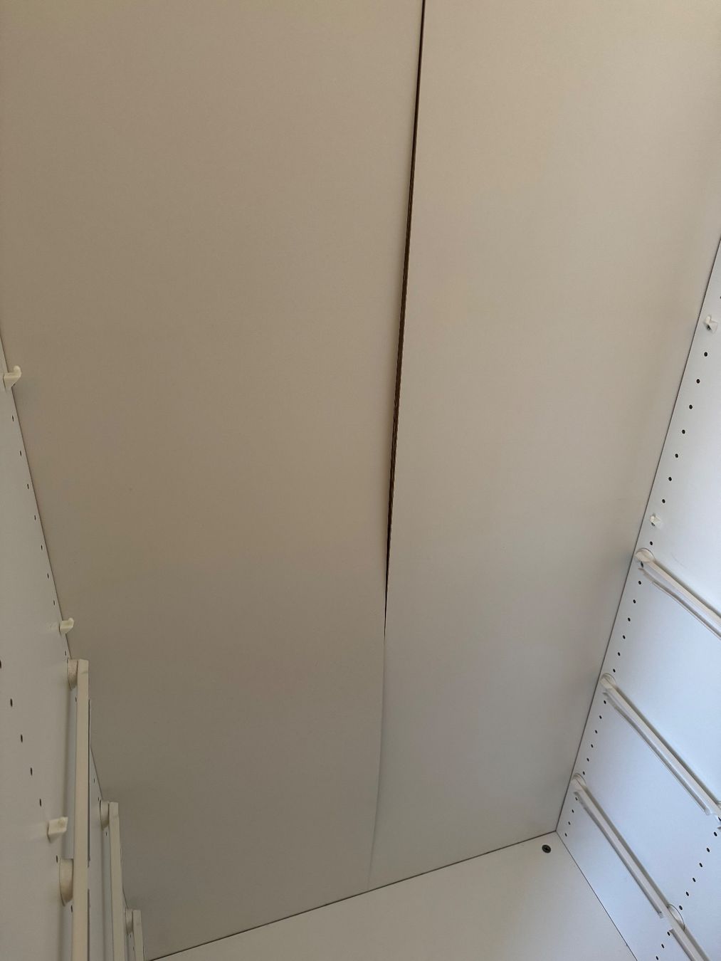 Ikea Armoires: Kleiderschrank PAX weiss – D'occasion à Zürich par ord_7whj 7
