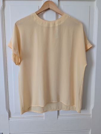 leichte, kurzärmlige Bluse in buttergelb,  Swiss Made Gr.40
