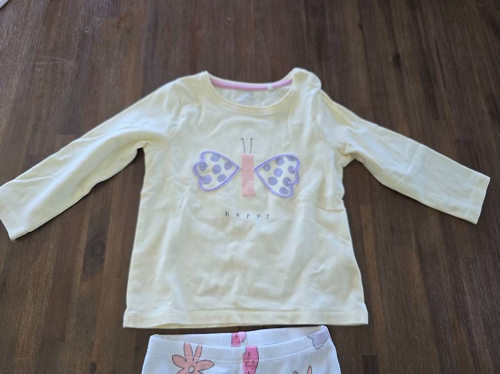 Lotti & Set di vestiti: Set Leggings und Pullover Gr. 86 – Usato da Wattenwil venduto da annina1187 1