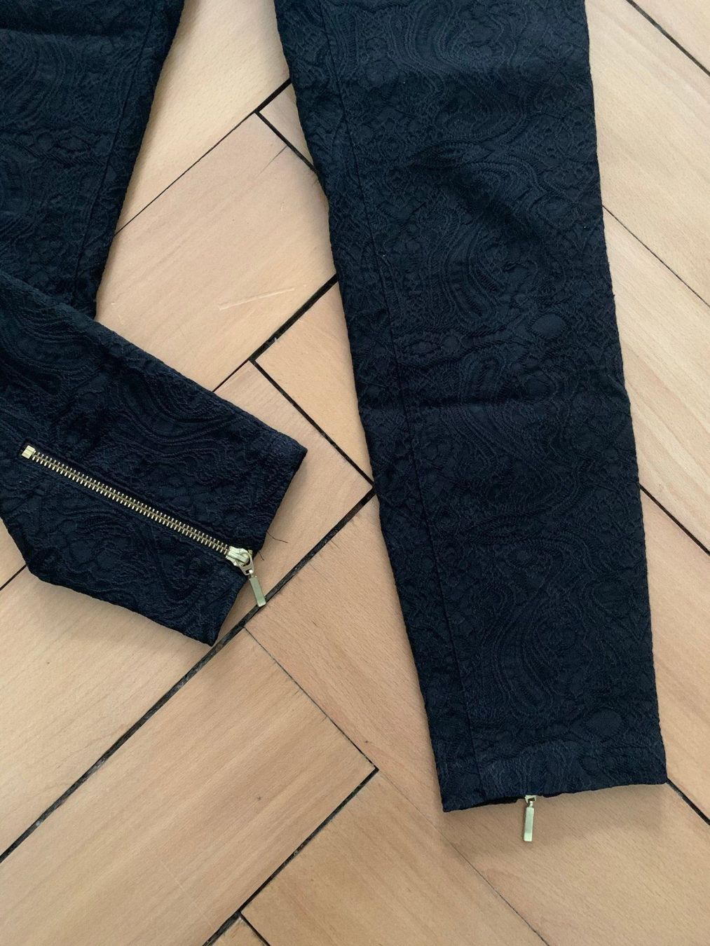 H&M Jeans: Jeanshose schwarz gemustert - 36 – Gebraucht aus Zürich von Diazaio 1