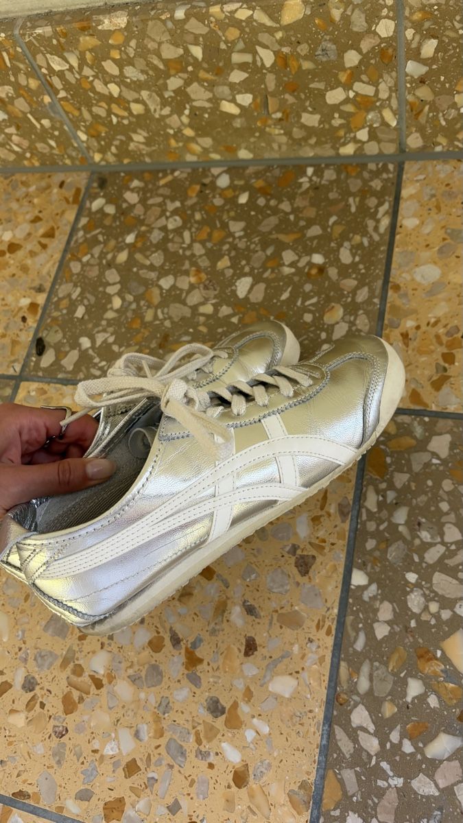 Onitsuka Scarpe da donna: Onitsuka Tiger Silver, Gr. 38 – Nuovo (secondo la descrizione) da Wädenswil venduto da amm_2kwd 1