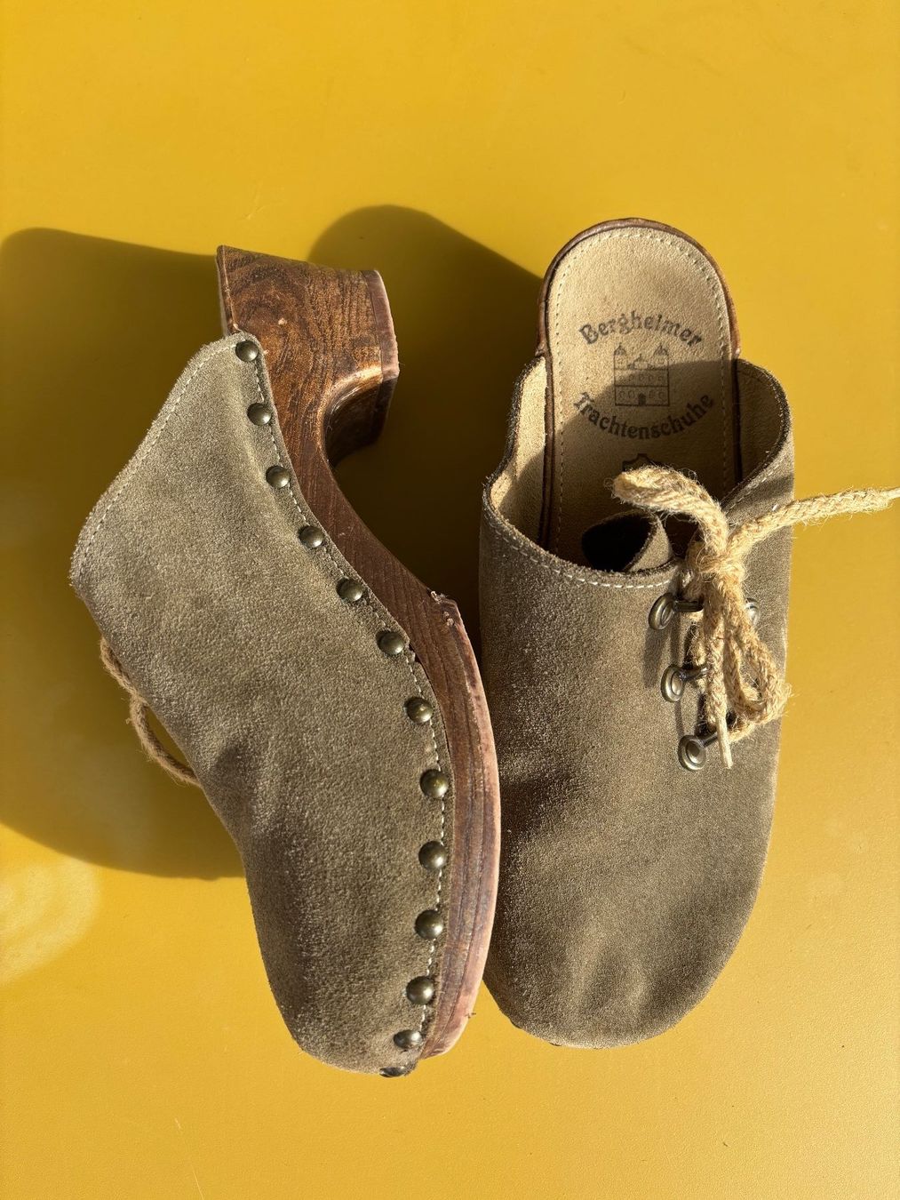 Damenschuhe: BERGHEIMER TRACHTENSCHUHE Leder Clogs Gr. 39 – Gebraucht aus Zürich von missmodernage