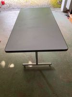 Tisch klappbar Metall grau Platte 180x80cm guter Zustand