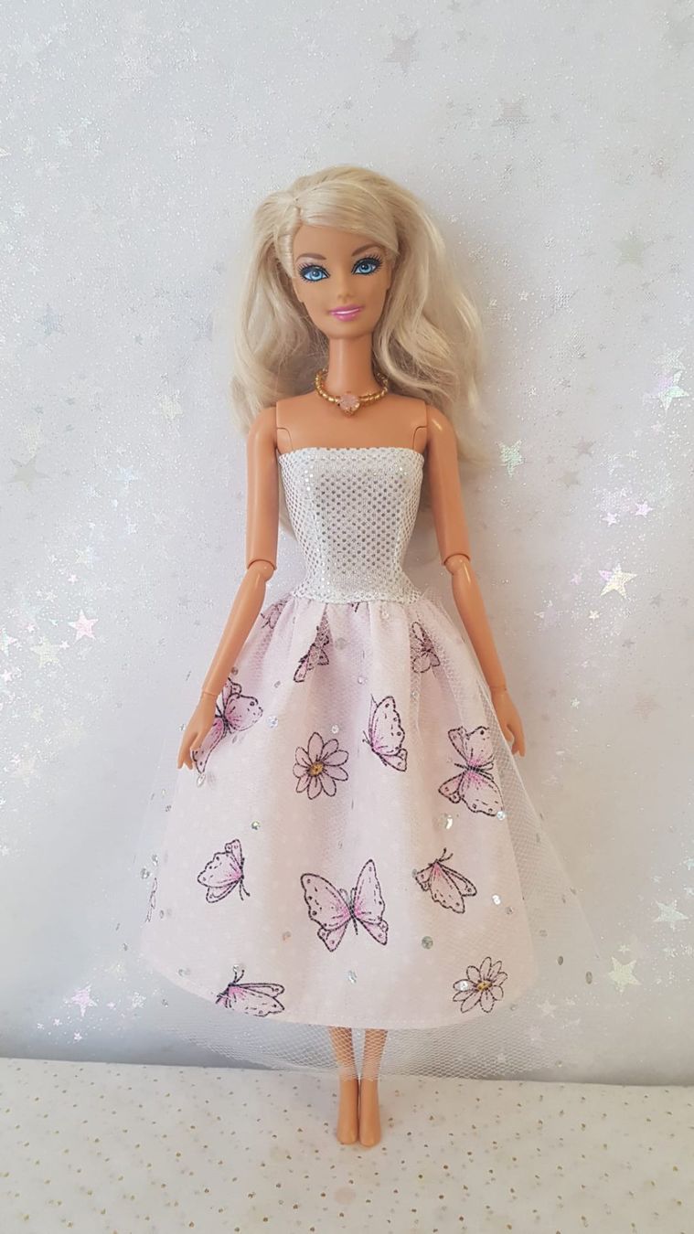 Bambole: Barbie Kleid mit Halskette – Nuovo (secondo la descrizione) da Lachen SZ venduto da Sakura4hime