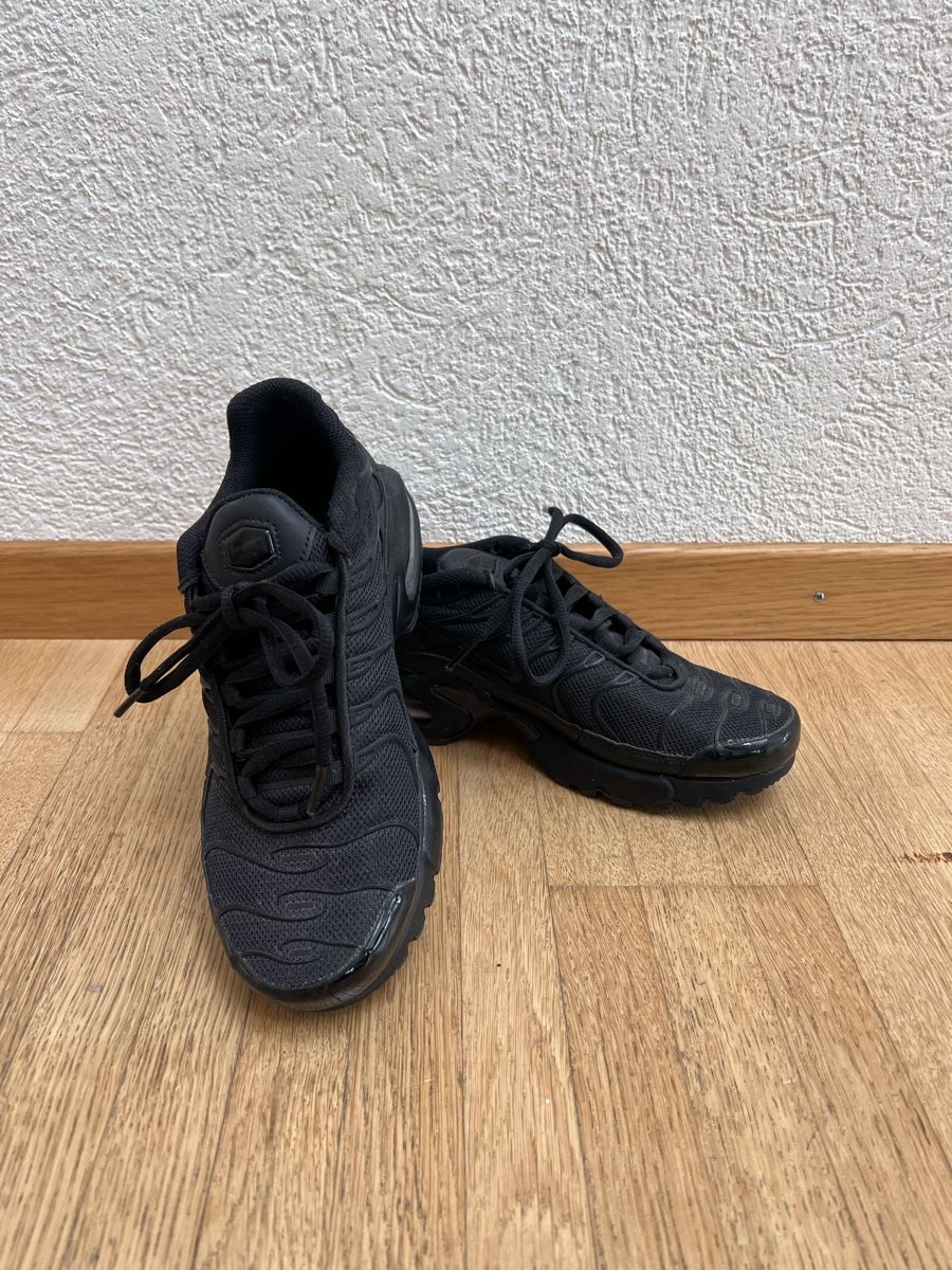 Nike Scarpe da uomo: Schwarze Nike TN Air Max Plus, 36.5 – Nuovo (secondo la descrizione) da Ostermundigen venduto da Steff18