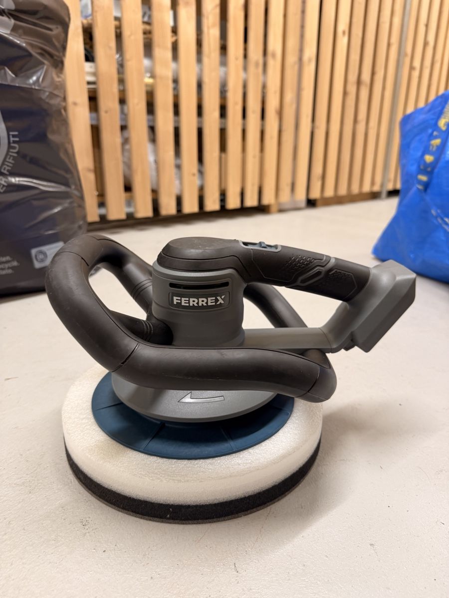 Ferrex Tutti gli attrezzi: Ferrex Cordless Polishing Machine 20V with Battery Set – Usato da Zürich venduto da Gab.Mar