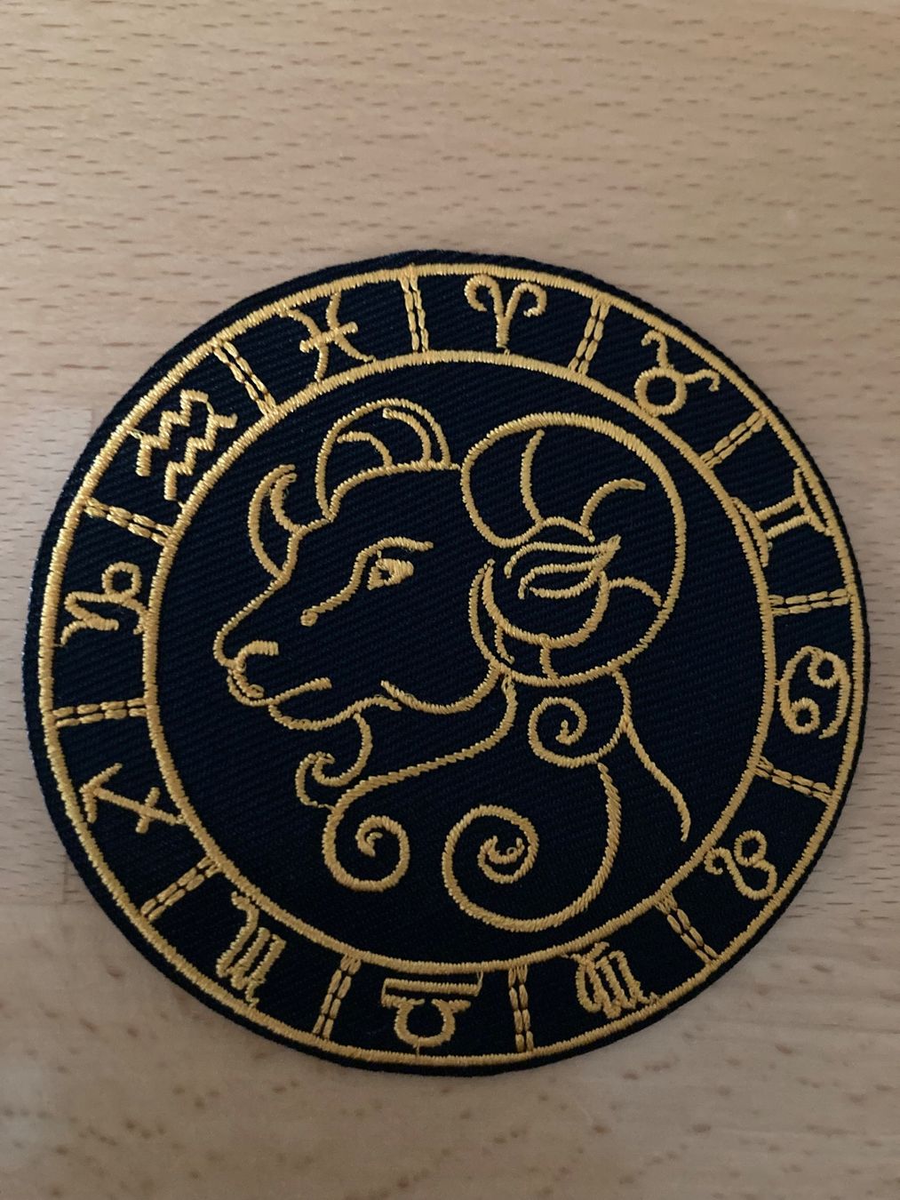 Toppe: Sternzeichen des Zodiaks Widder Patch Aufnāher – Nuovo (secondo la descrizione) da Horn venduto da abutre72