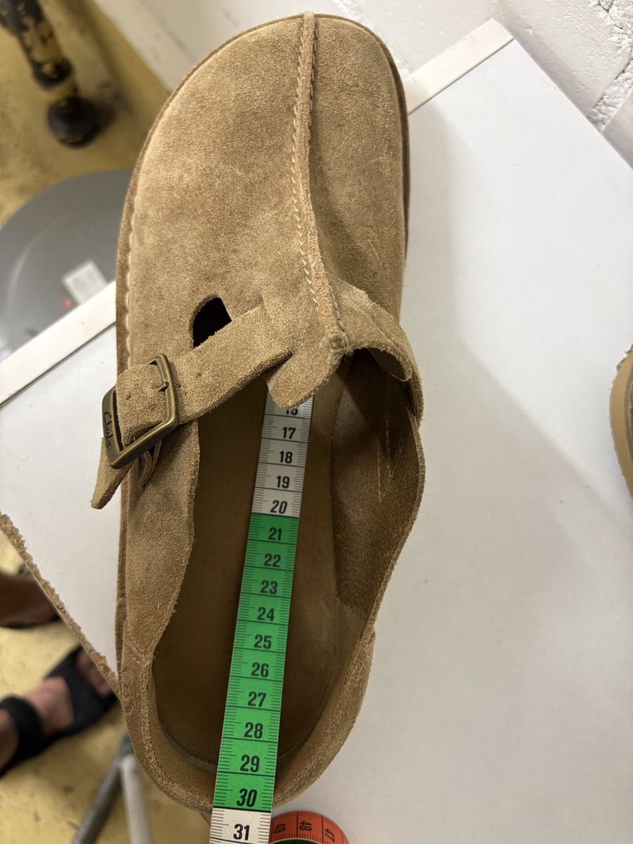 Clarks Chaussures hommes: Clarks Clogs Wildleder Herren 44.5 gebraucht – D'occasion à Thun par jeff070 7