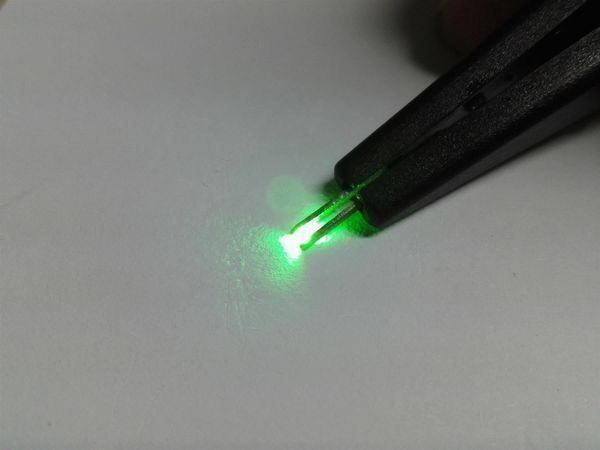 Componenti elettronici: LED SMD 0402, grün 10Stk – Nuovo (secondo la descrizione) da Luzern venduto da Salefactory