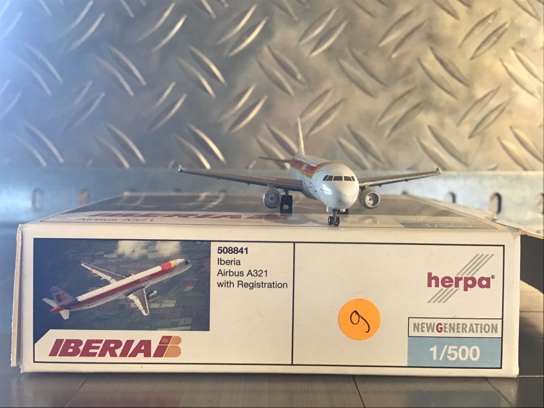 Herpa Kit di modellismo & Modellini statici: HERPA IBERIA AIRBUS A321 1/500 – Usato da Männedorf venduto da Spezial-Modelle 2