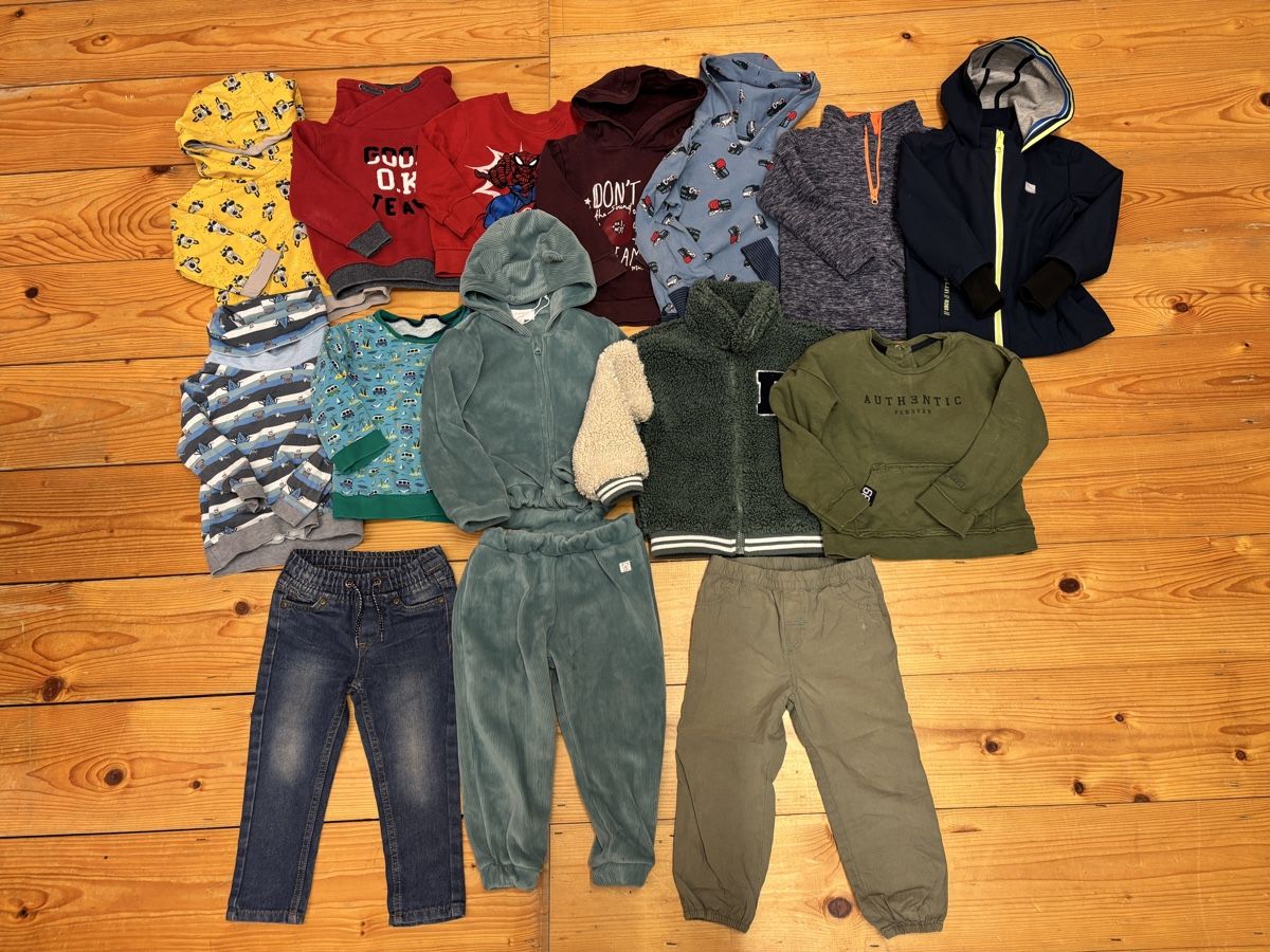 Kleiderpakete & -sets: Kleiderpaket Jungs, Grösse 98 – Gebraucht aus Büren an der Aare von Nikito2001