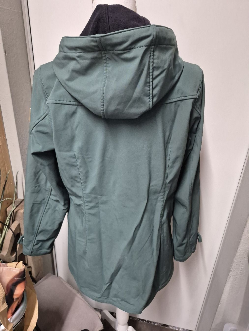 Cappotti: derbe Softshell Kurzmantel Gr.40 waldgrün – Usato da Merligen venduto da muss_haben 2