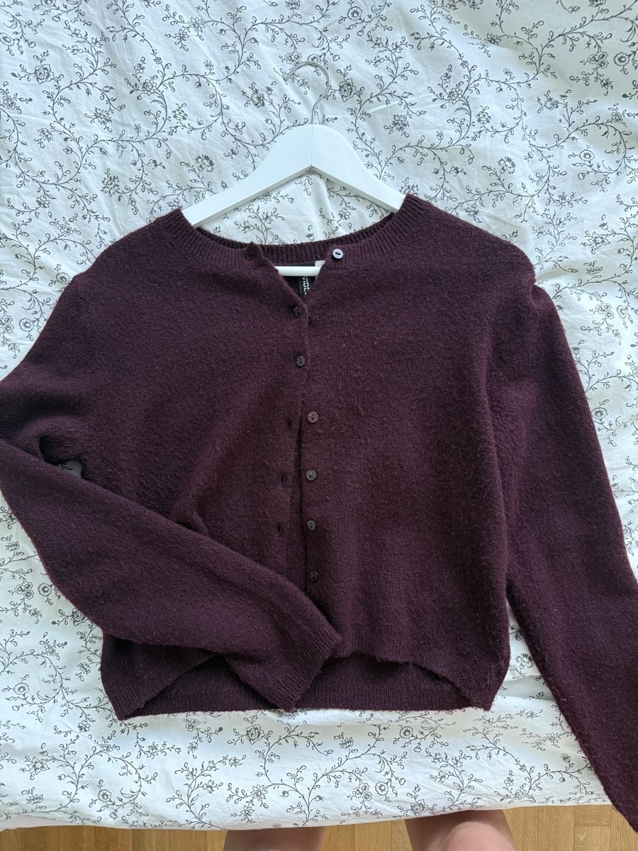 H&M Maglioni & Felpe: Strickjacke bordeauxrot – Nuovo (secondo la descrizione) da Unterägeri venduto da ann_x8pf
