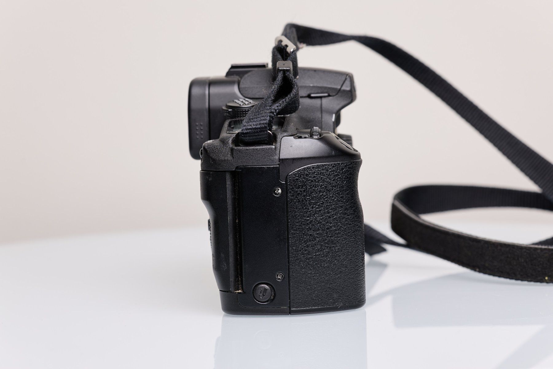 Canon Kamera: Canon EOS 30V mit Batteriegriff (BP-300) – Gebraucht aus Grüt Gossau ZH von ValentinHehli 4