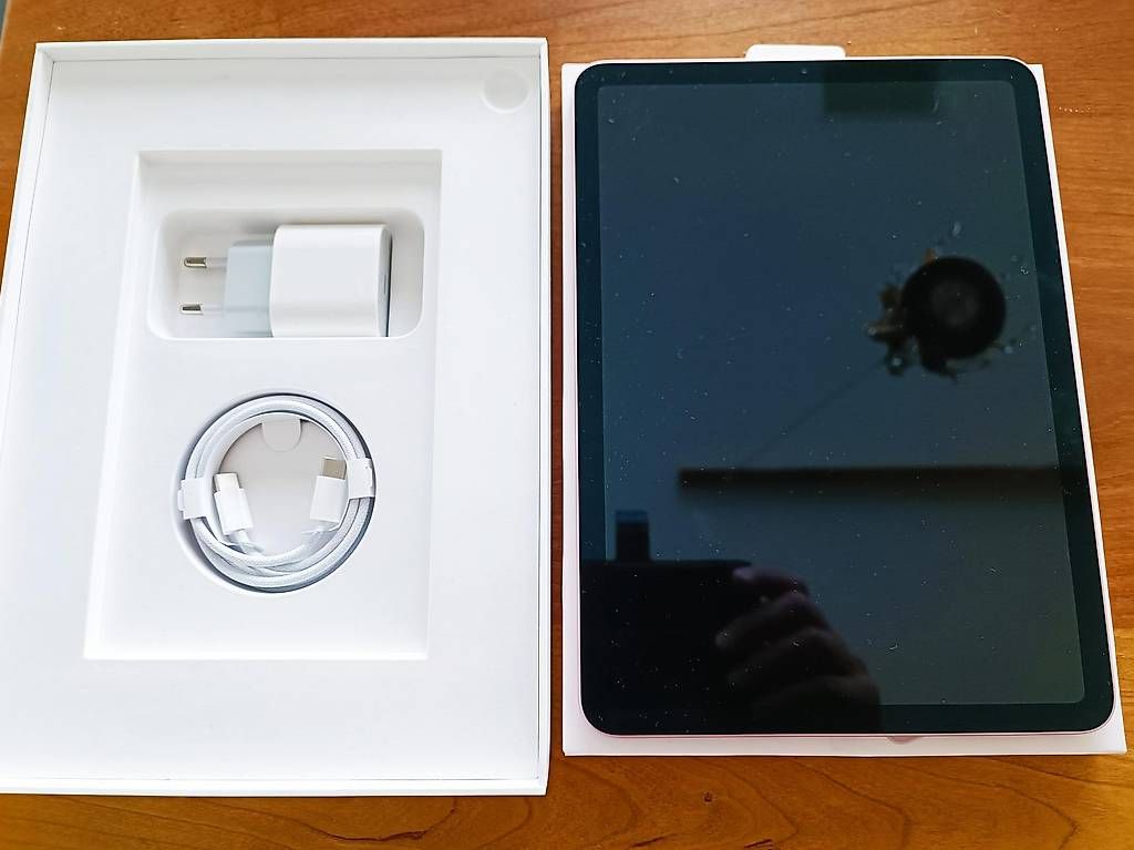 Apple Tablettes PC: Ipad Air WIFI 256GB + SmartFolio – D'occasion à Madetswil par Urs804