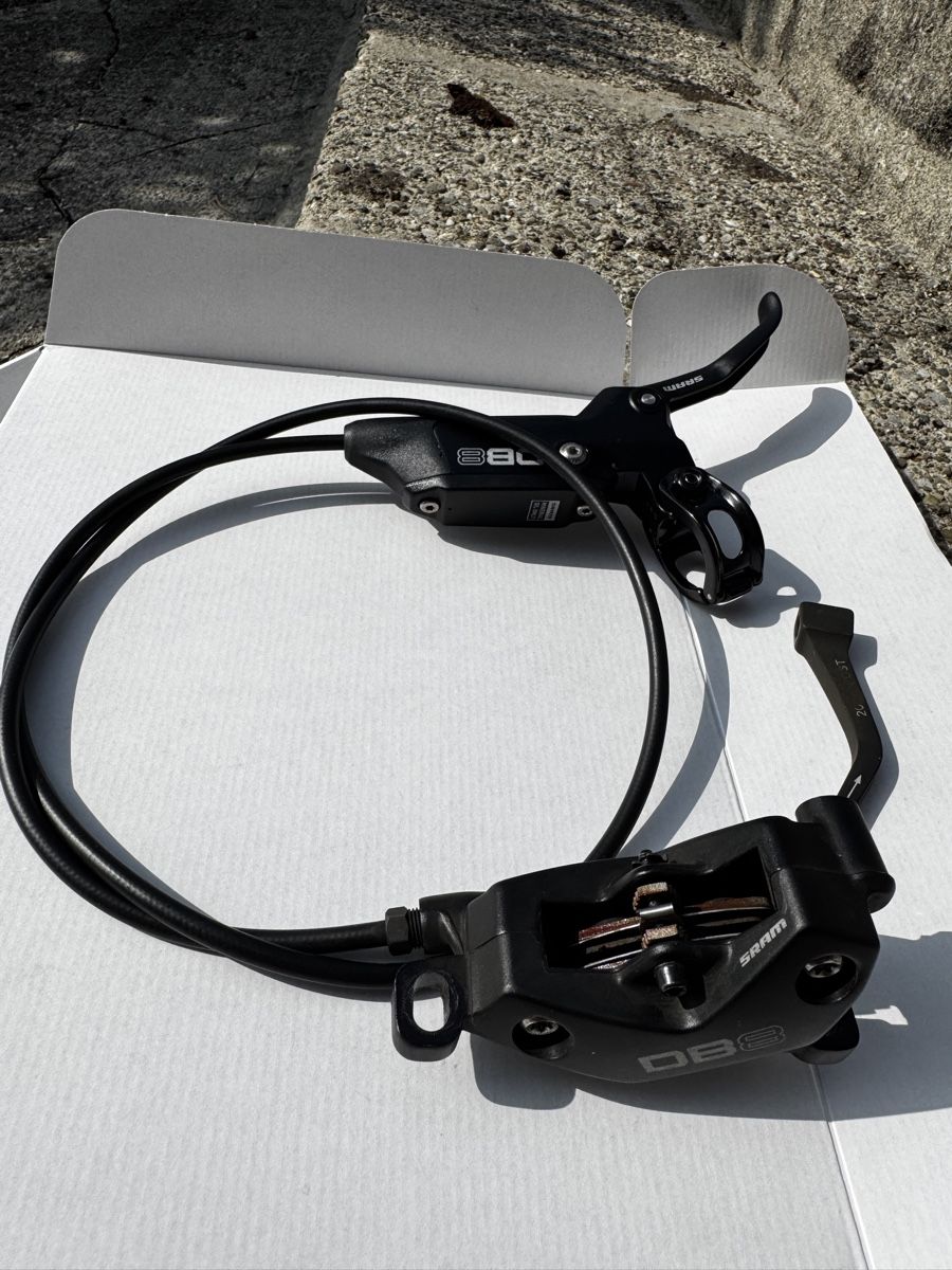 Sram Pezzi di ricambio: Kompl. SRAM DB8 Bremssytem mit 200mm Bremsscheiben – Usato da Oberbuchsiten venduto da Luethy81 2