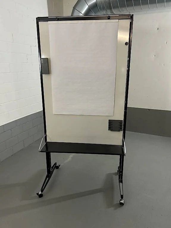 Lavagne: USM Haller Display Flipchart schwarz – Nuovo (secondo la descrizione) da Zug venduto da proconinvestag