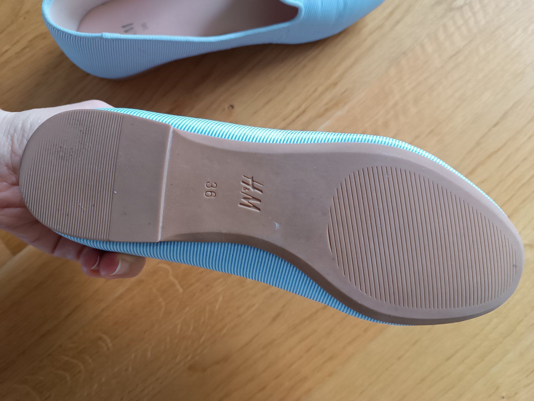 H&M Scarpe da donna: Hellblaue Ballerinas, gestreift, Grösse 36 – Usato da Luzern venduto da sim_lqq2 2