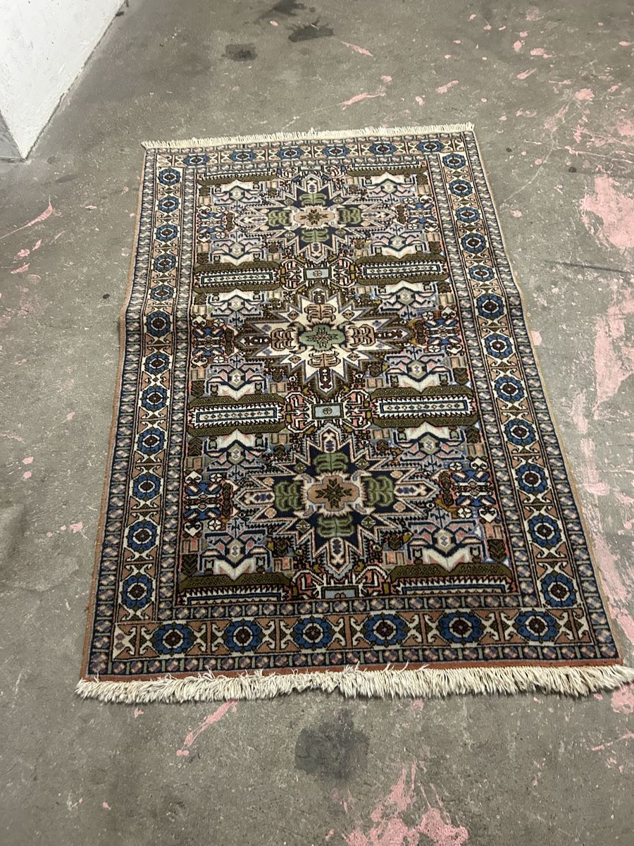 Tappeti: Teppich  – Usato da Basel venduto da Krisztina.na