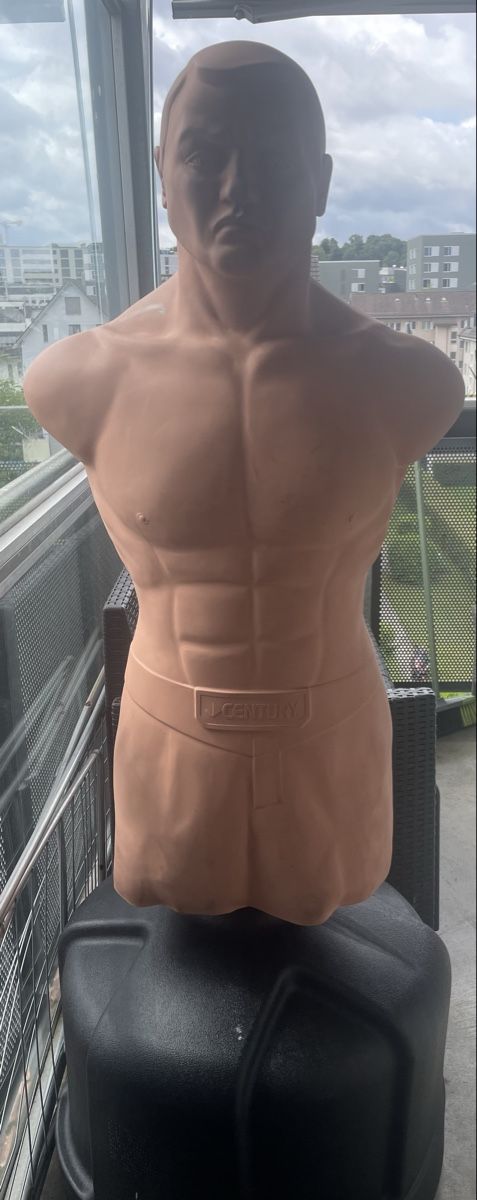 Statuette: Century Bob mit Tiefbereich – Usato da Kloten venduto da Batumehtap