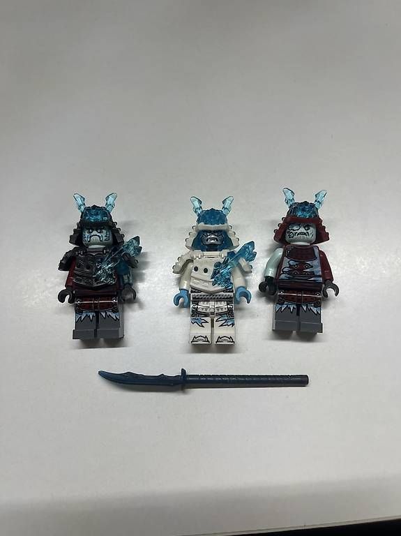Spielzeuge: Lego ninyago zane der Eis Kaiser  – Gebraucht aus Bern von DR.MAMA