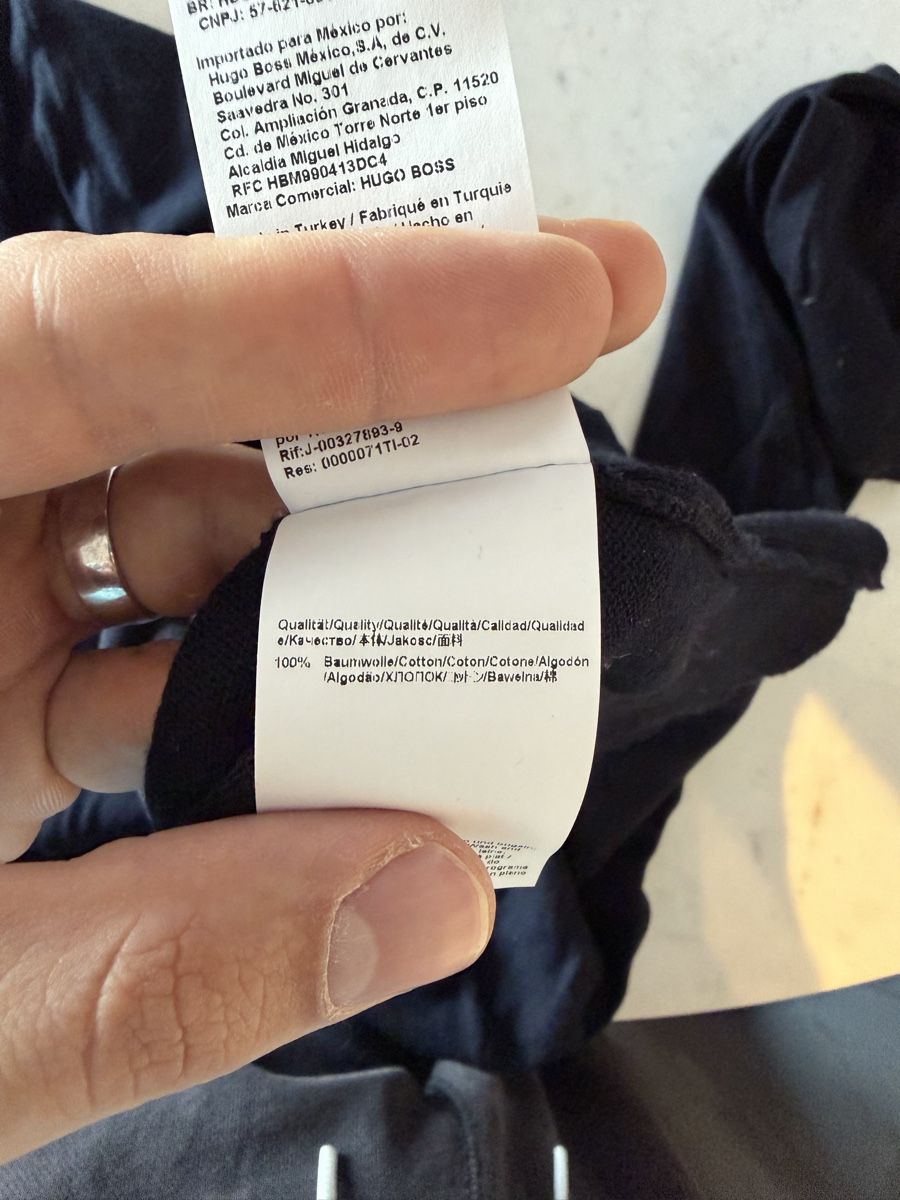 Maglioni & Felpe: Hugo Boss Pullover, Grösse M, Dunkelblau, Top Zustand! – Nuovo (secondo la descrizione) da Wetzikon ZH venduto da Bokidogas 4