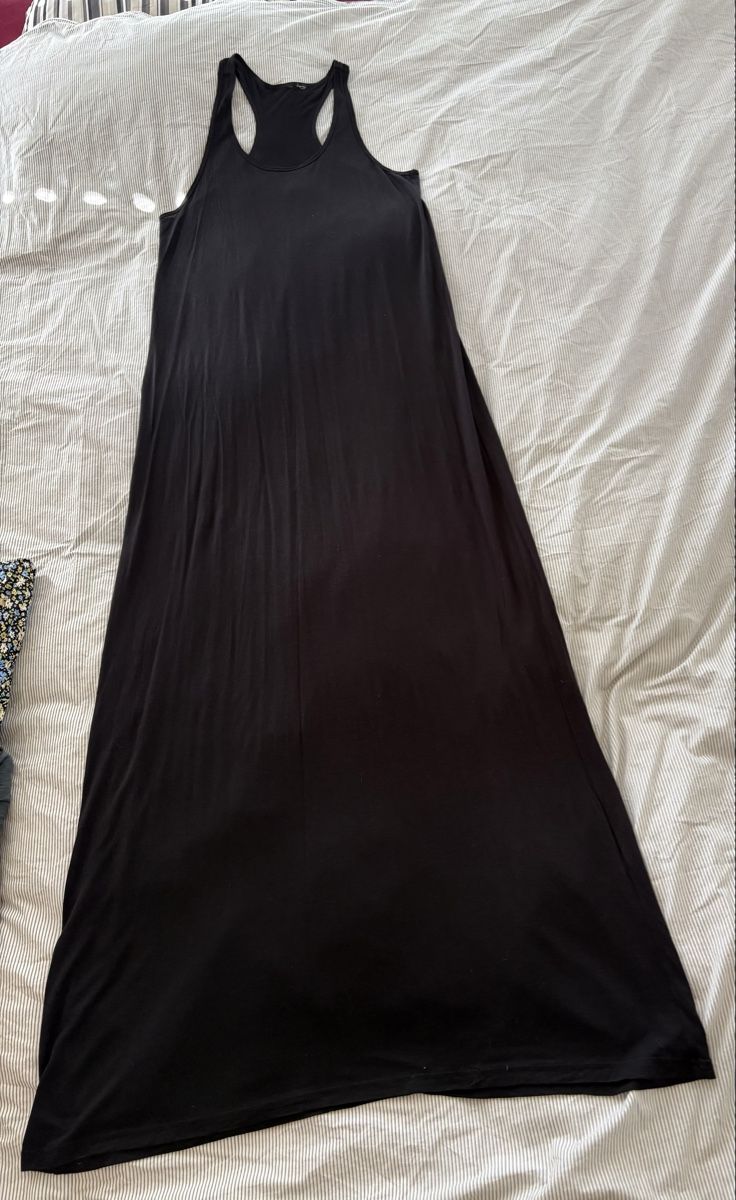 Robes: sehr langes Kleid / schwarz – D'occasion à Rümlang par euqinom16