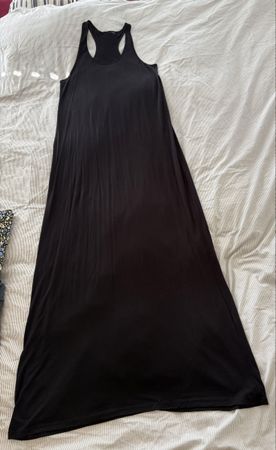 sehr langes Kleid / schwarz