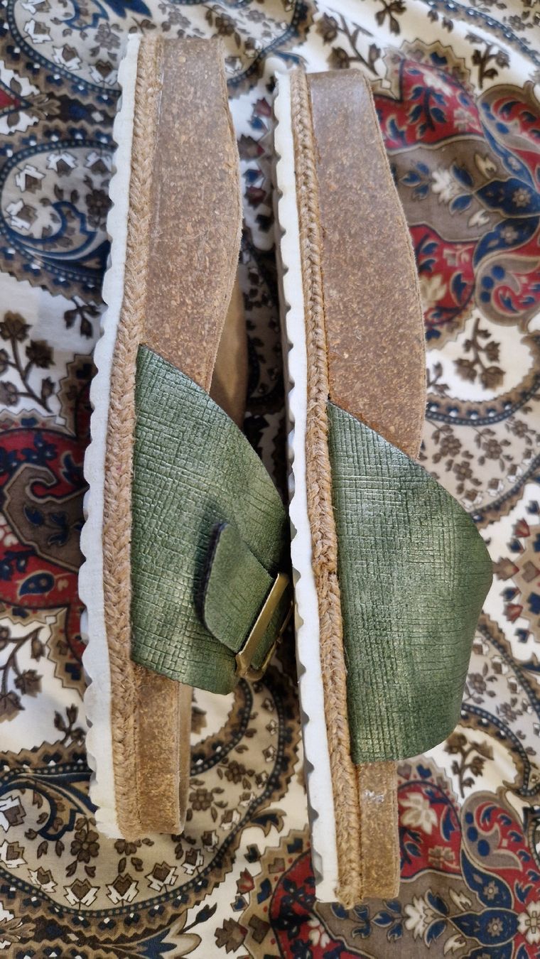 Scarpe da donna: Olivgrüne Wellness-Pantoletten – Usato da Oberengstringen venduto da Sheera7 6