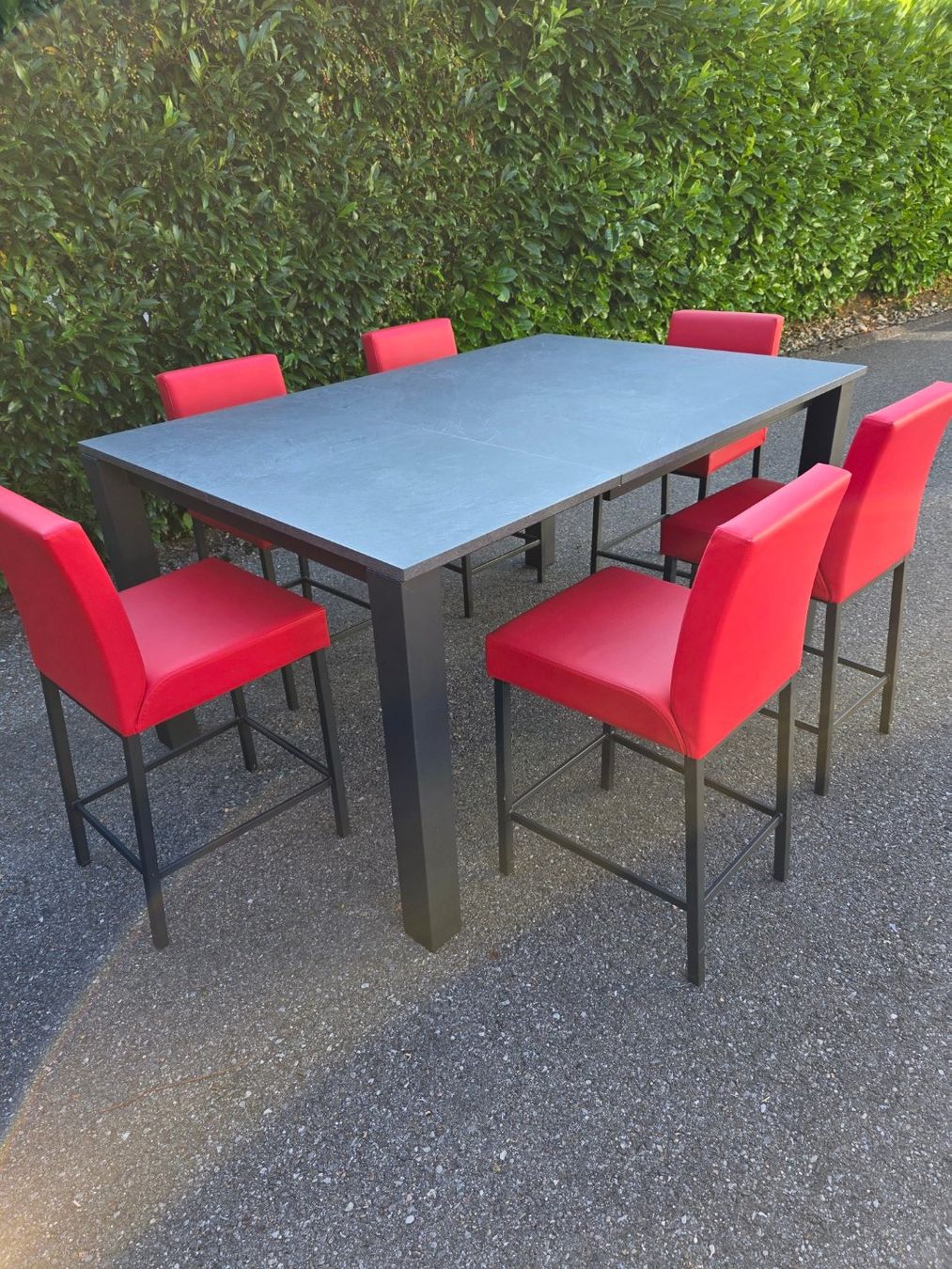 Set di tavolo e panche: Table haute pour salle à manger – Usato da Neyruz FR venduto da jlz_2mzz