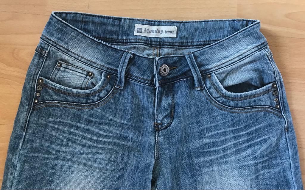 Jeans: Kurze Blue Jeans – Usato da Biel/Bienne venduto da SandraDG 1