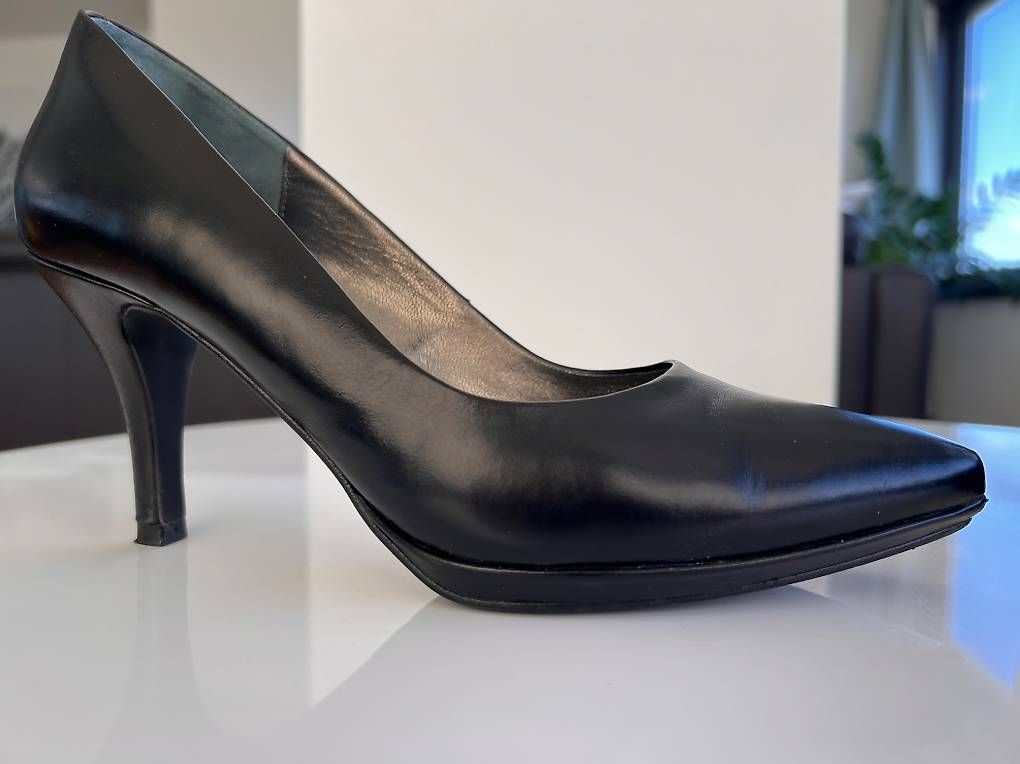 Scarpe da donna: Schwarze Schuhe Gr. 37 Colonys – Usato da Zürich venduto da cat_9qyy 4