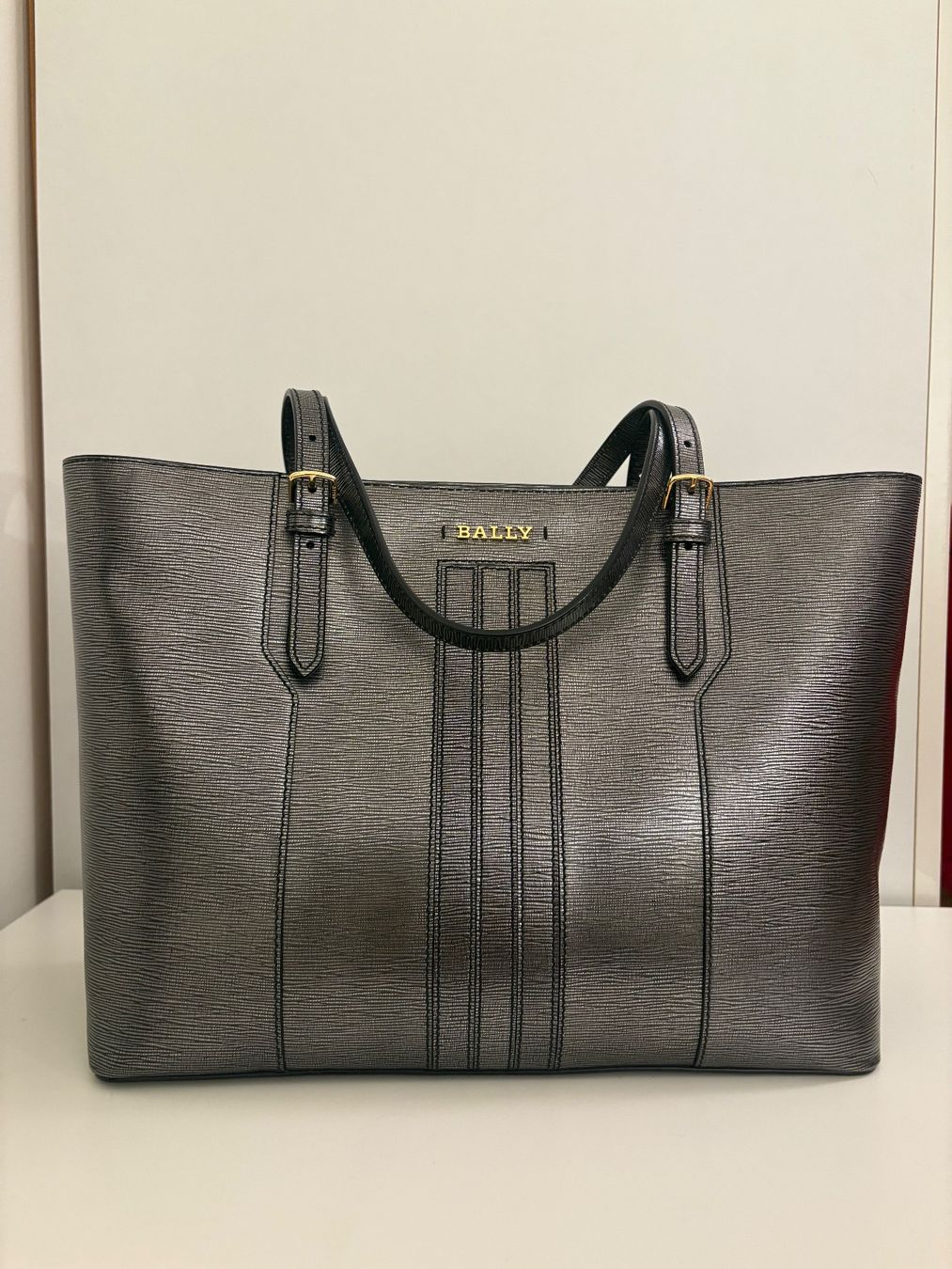 Bally Borse: Sac à main Bally, Cuir argenté – Nuovo e nell'imballaggio originale da Petit-Lancy venduto da the_28l7