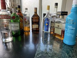 Spirituosen 9 Flaschen gemischt