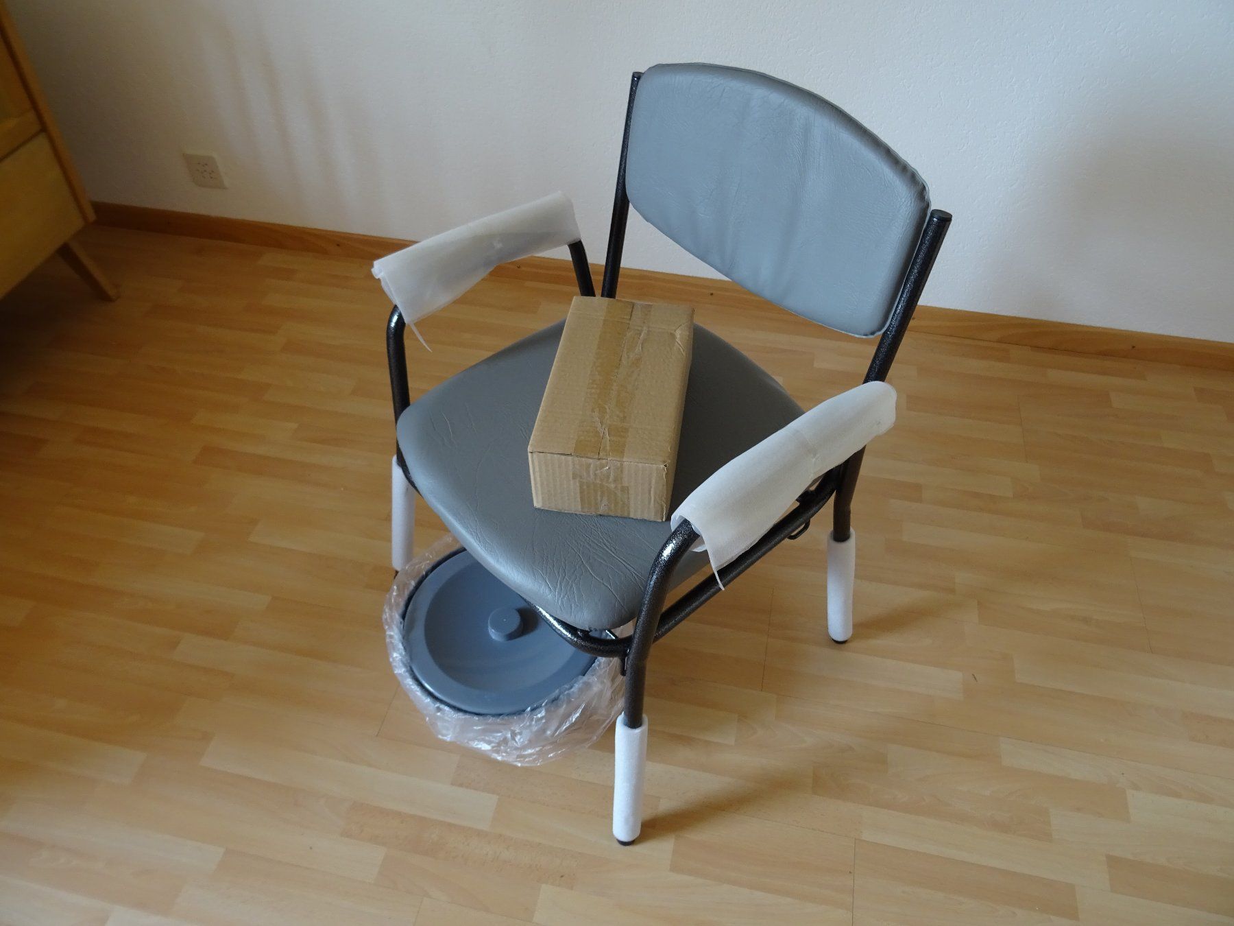 WC: Toilettenstuhl – Nuovo e nell'imballaggio originale da Rothrist venduto da heinrich1966