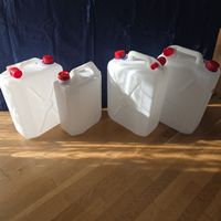 Kanister Set, 2 Stk. à 20/Liter, 1 x 20L 1 x 15L Top Zustand