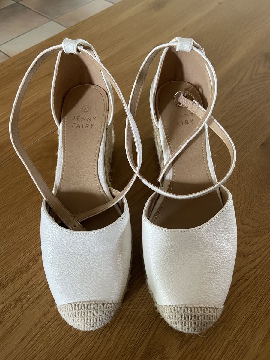 Scarpe da donna: Escarpin  – Nuovo (secondo la descrizione) da Berlens venduto da aye_lf66