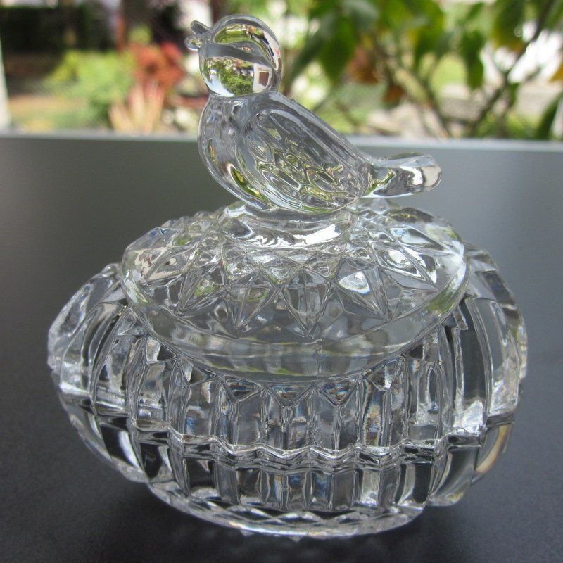 Altro in Decorazioni & Accessori: Vintage Deckeldose Glas, Ei-Form mit Vogel – Usato da Bischofszell venduto da raika