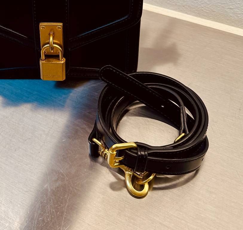 Taschen für Damen: Kassandre Paris Mini Sac Locket Bag Black Neu – Gebraucht aus Gossliwil von hitsarthur 3