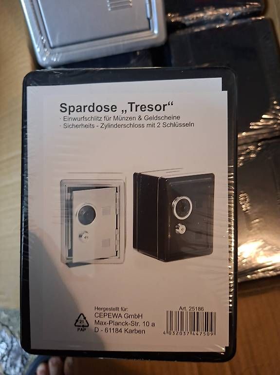 Salvadanai: Spardosen "Tresor style" 6stk – Nuovo e nell'imballaggio originale da Lyss venduto da toe_68qb 2