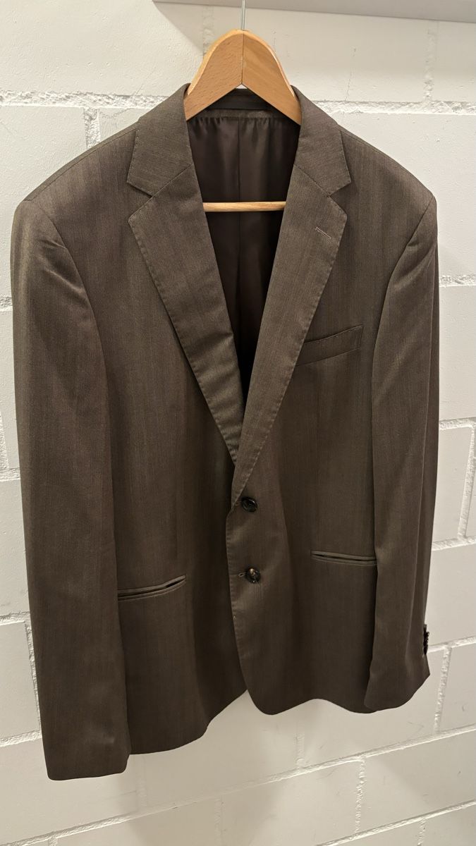 Windsor Completi: WINDSOR Sakko Braun Gr. 52 Shaped Fit Modern Elegant – Usato da Münchenbuchsee venduto da Broker12